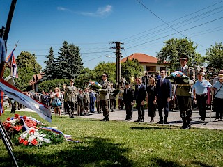 Fotogaléria k článku "„Stále majú čo povedať – ich odkaz je navždy večný“  - Úrad vlády SR si uctil pamiatku gen. M. R. Štefánika"