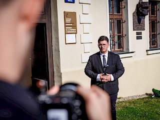 Fotogaléria k článku "„Stále majú čo povedať – ich odkaz je navždy večný“  - Úrad vlády SR si uctil pamiatku gen. M. R. Štefánika"