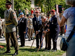 Fotogaléria k článku "„Stále majú čo povedať – ich odkaz je navždy večný“  - Úrad vlády SR si uctil pamiatku gen. M. R. Štefánika"