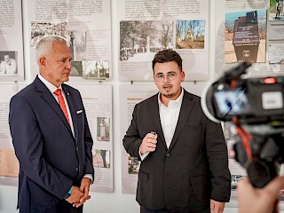 Fotogaléria k článku "„Stále majú čo povedať – ich odkaz je navždy večný“  - Úrad vlády SR si uctil pamiatku gen. M. R. Štefánika"